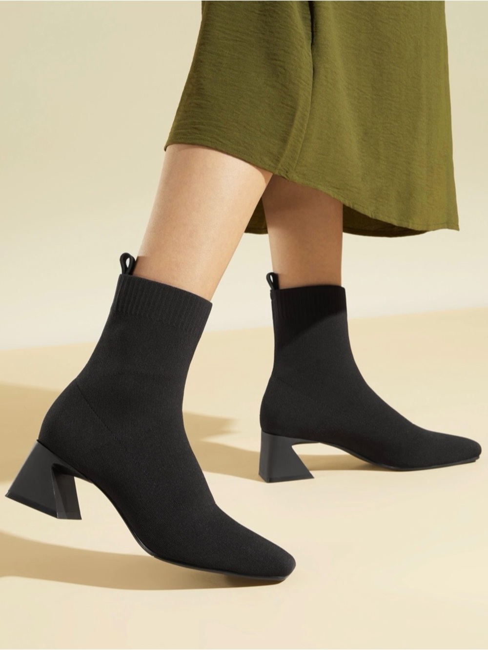 Women’s Vivaia Block Heeled Brown Stretch
Boots